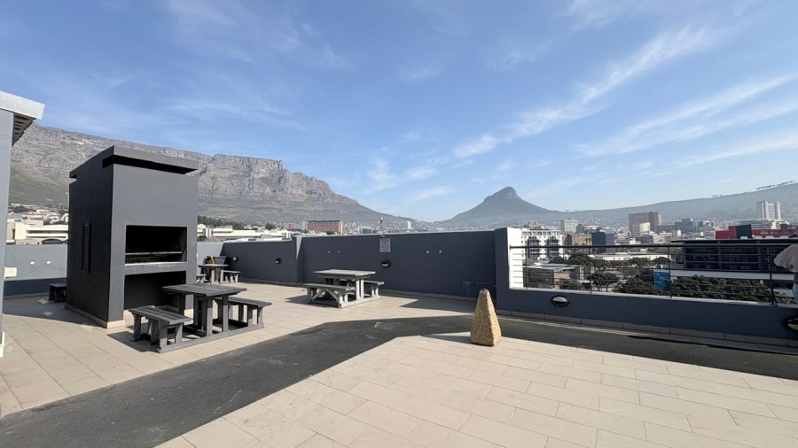 1 Bedroom Property for Sale in Zonnebloem Western Cape